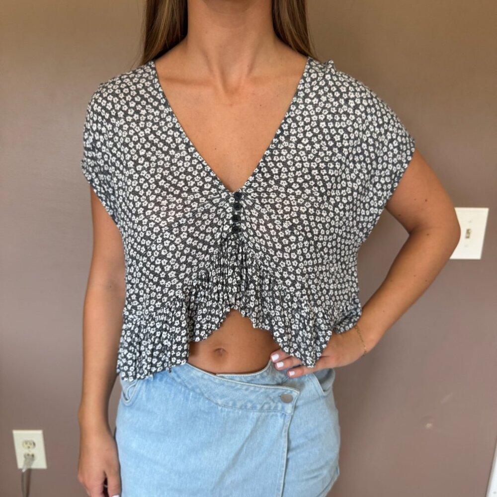 Floral Ruffle Crop Top with Ruched Front